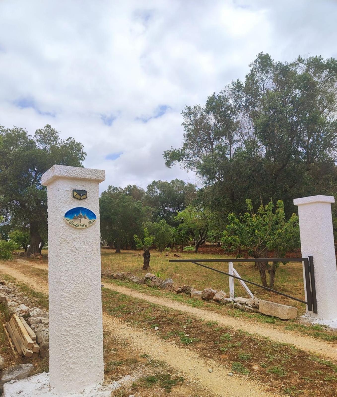 I Trulli D'A Ross Vila Ceglie Messapica Exterior foto